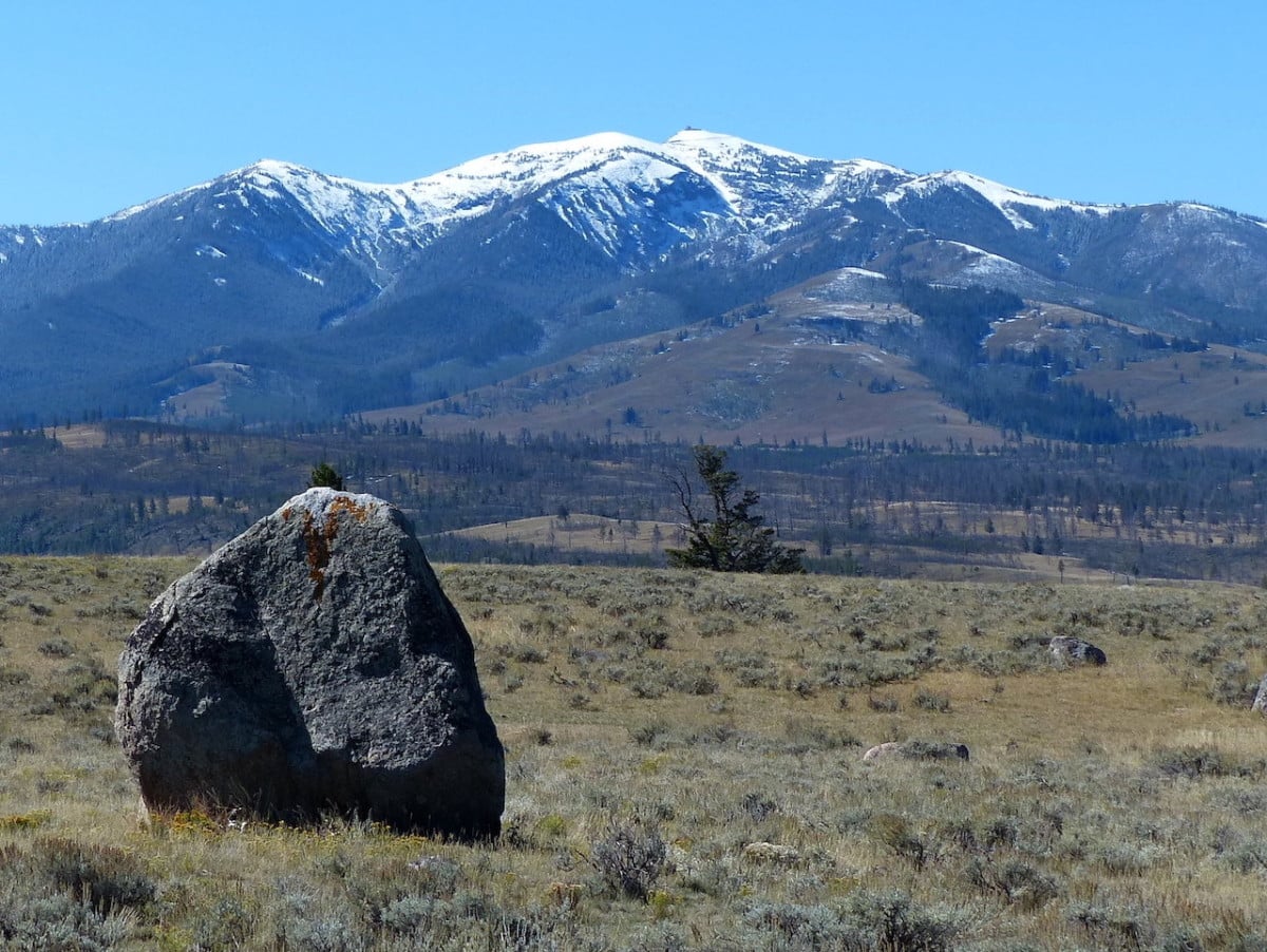 33 of the Absolute Best Hikes in Yellowstone National Park - Alex on ...