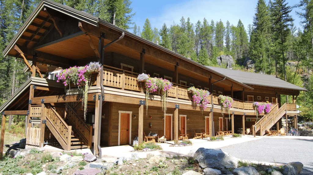 glacier guides lodge in west glacier