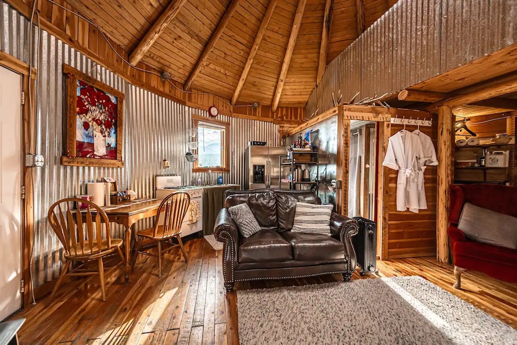 northern montana yurt--montana glamping