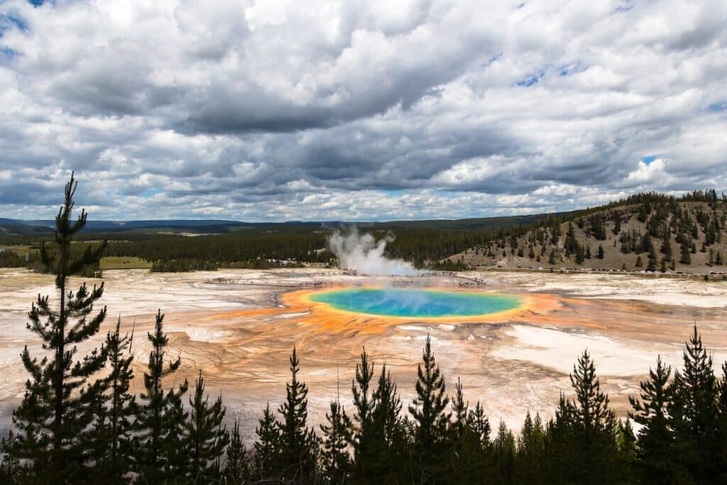 grand prismatic spring overlook
